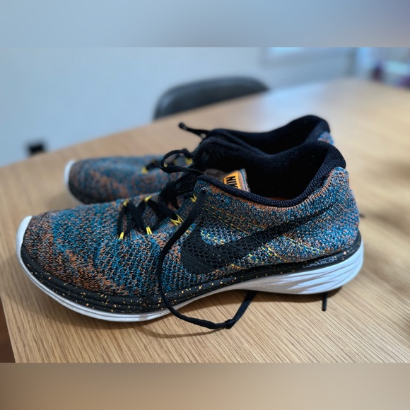 Nike Sneakers - Picture 1 of 4